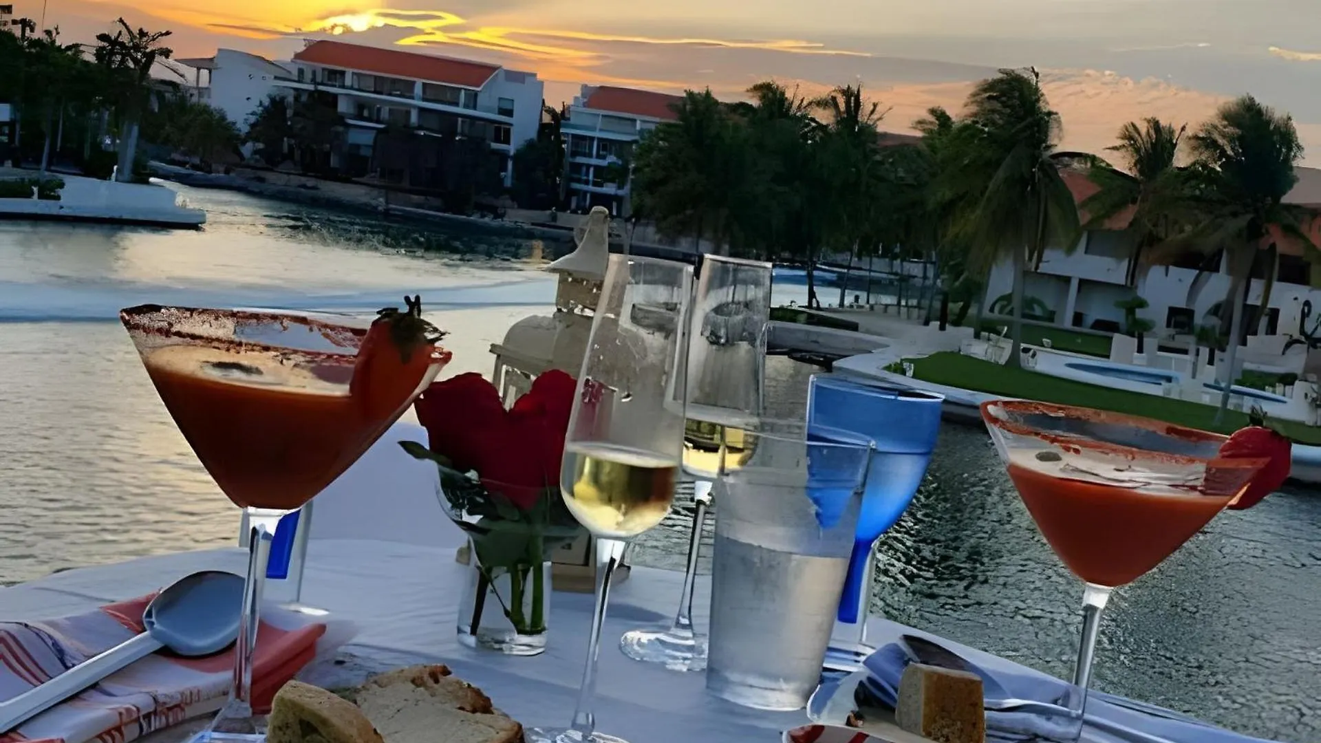Casa La Torre, Luxury Private Waterfront Villa