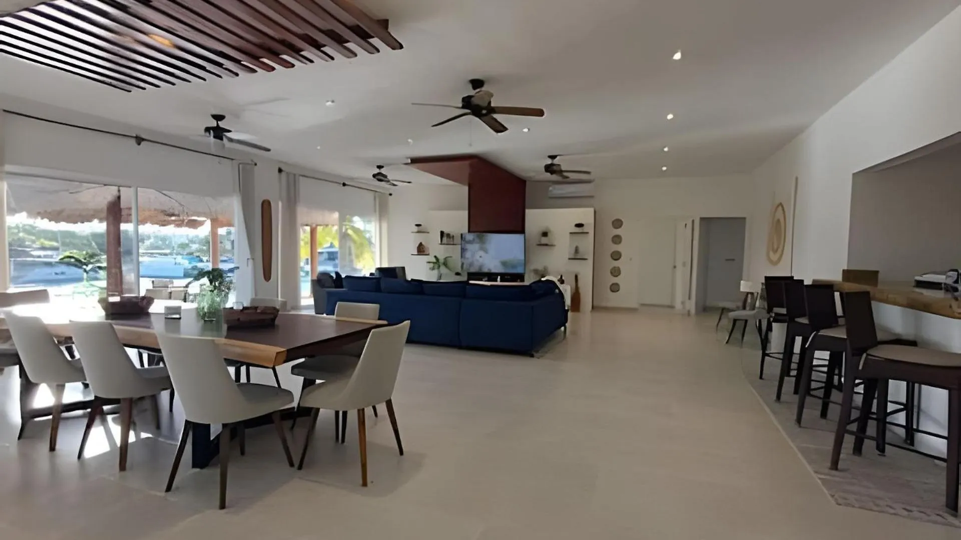 Casa La Torre, Luxury Private Waterfront Villa