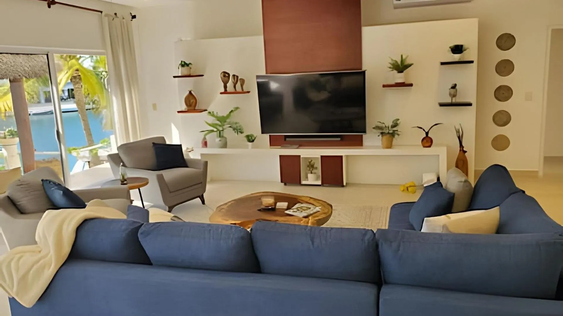 Casa La Torre, Luxury Private Waterfront Villa プエルト・アベントゥラス