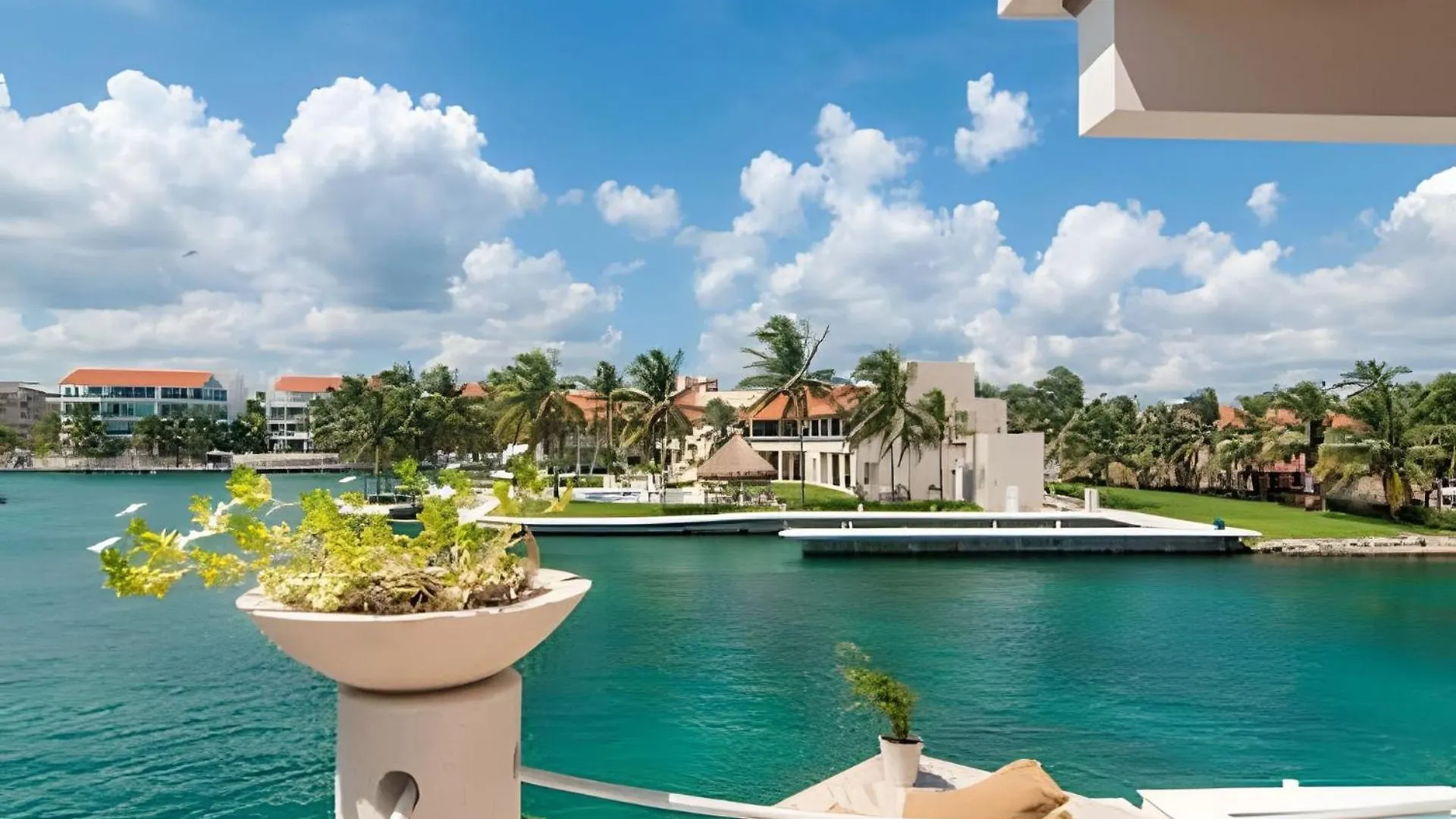 Casa La Torre, Luxury Private Waterfront Villa