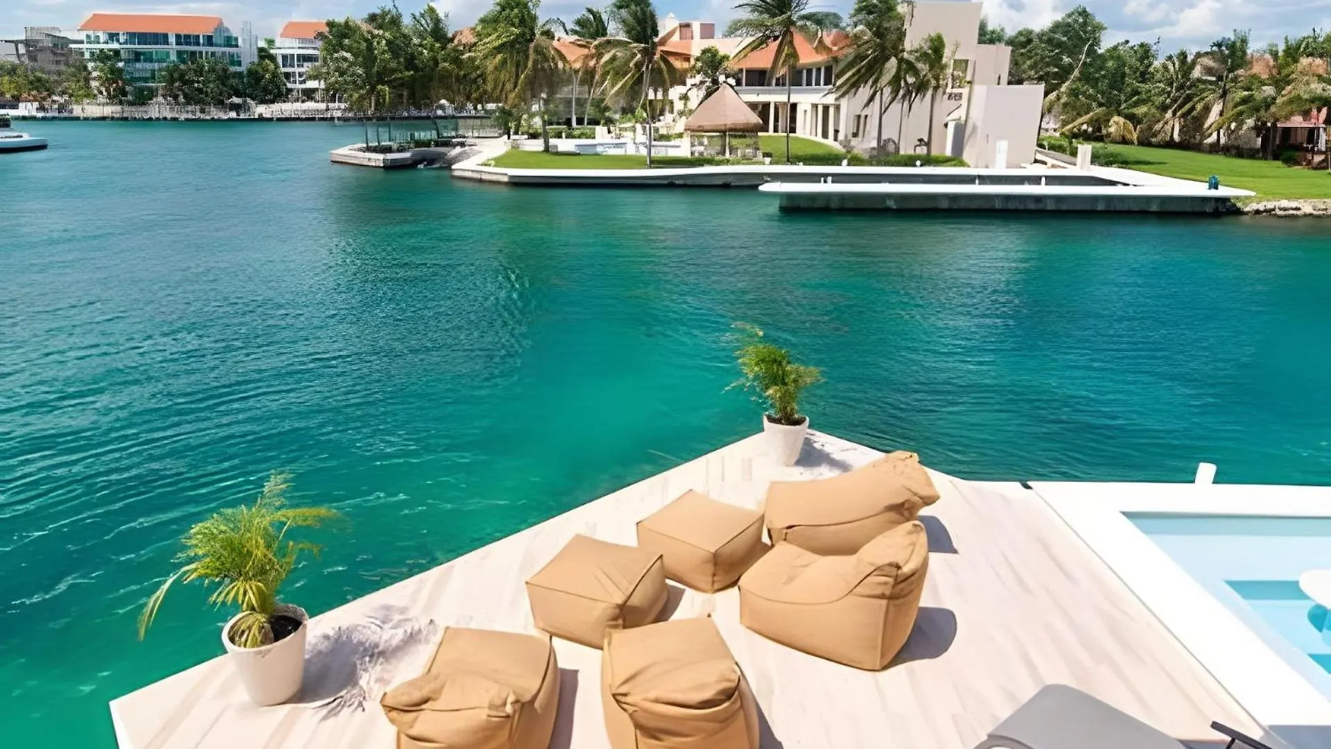Casa La Torre, Luxury Private Waterfront Villa メキシコ