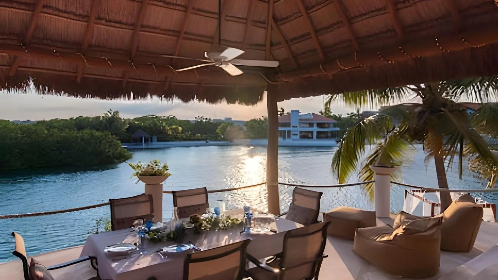 Casa La Torre, Luxury Private Waterfront Villa プエルト・アベントゥラス