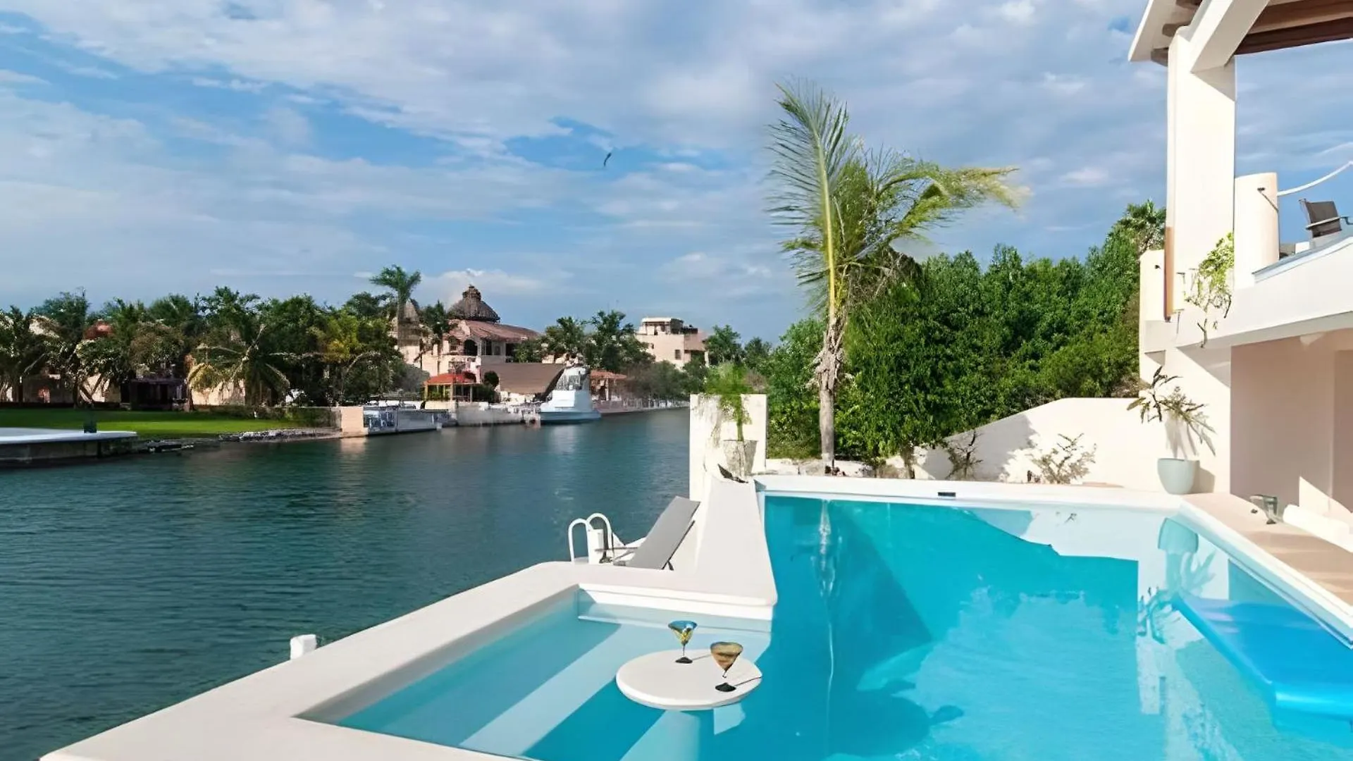 Casa La Torre, Luxury Private Waterfront Villa メキシコ