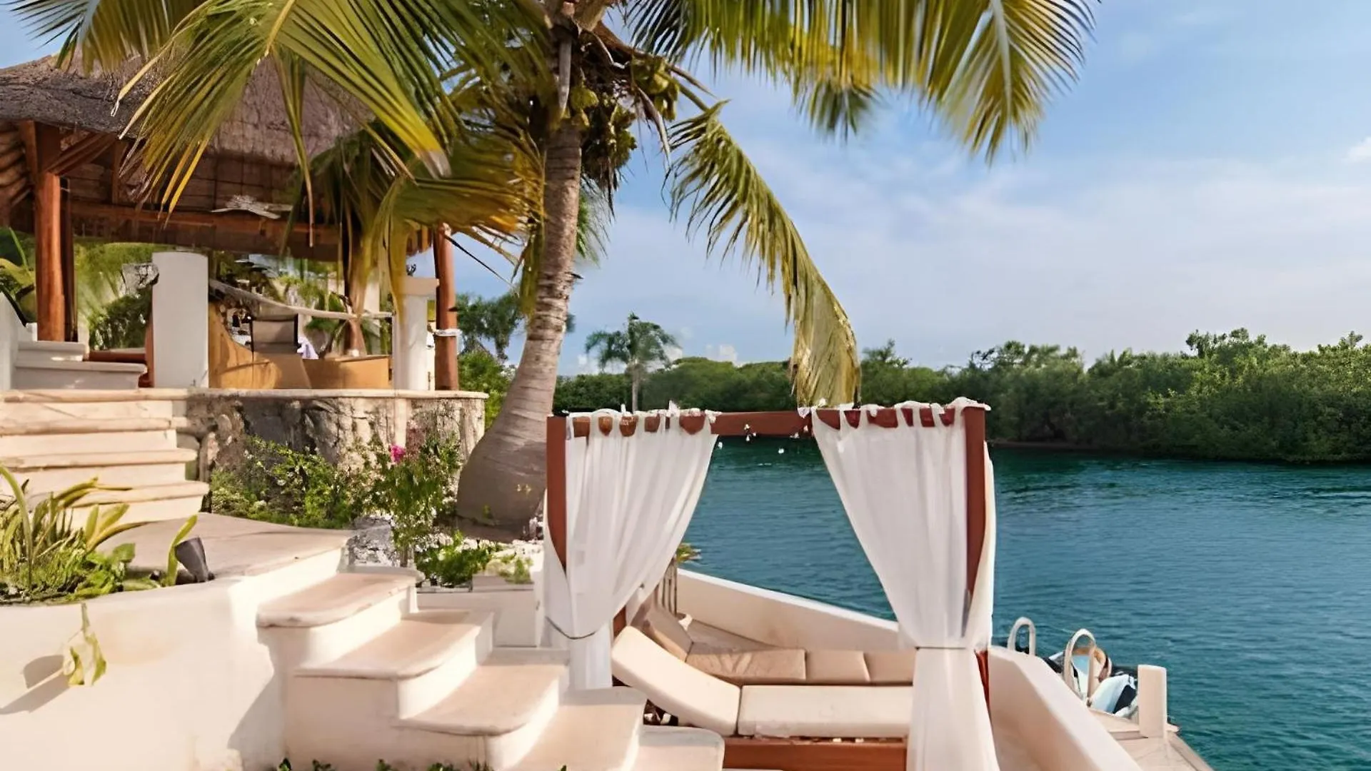 Casa La Torre, Luxury Private Waterfront Villa