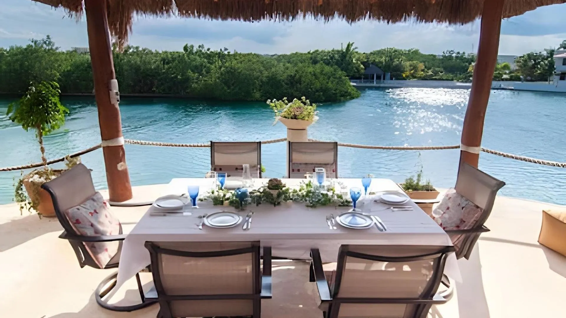 Casa La Torre, Luxury Private Waterfront Villa