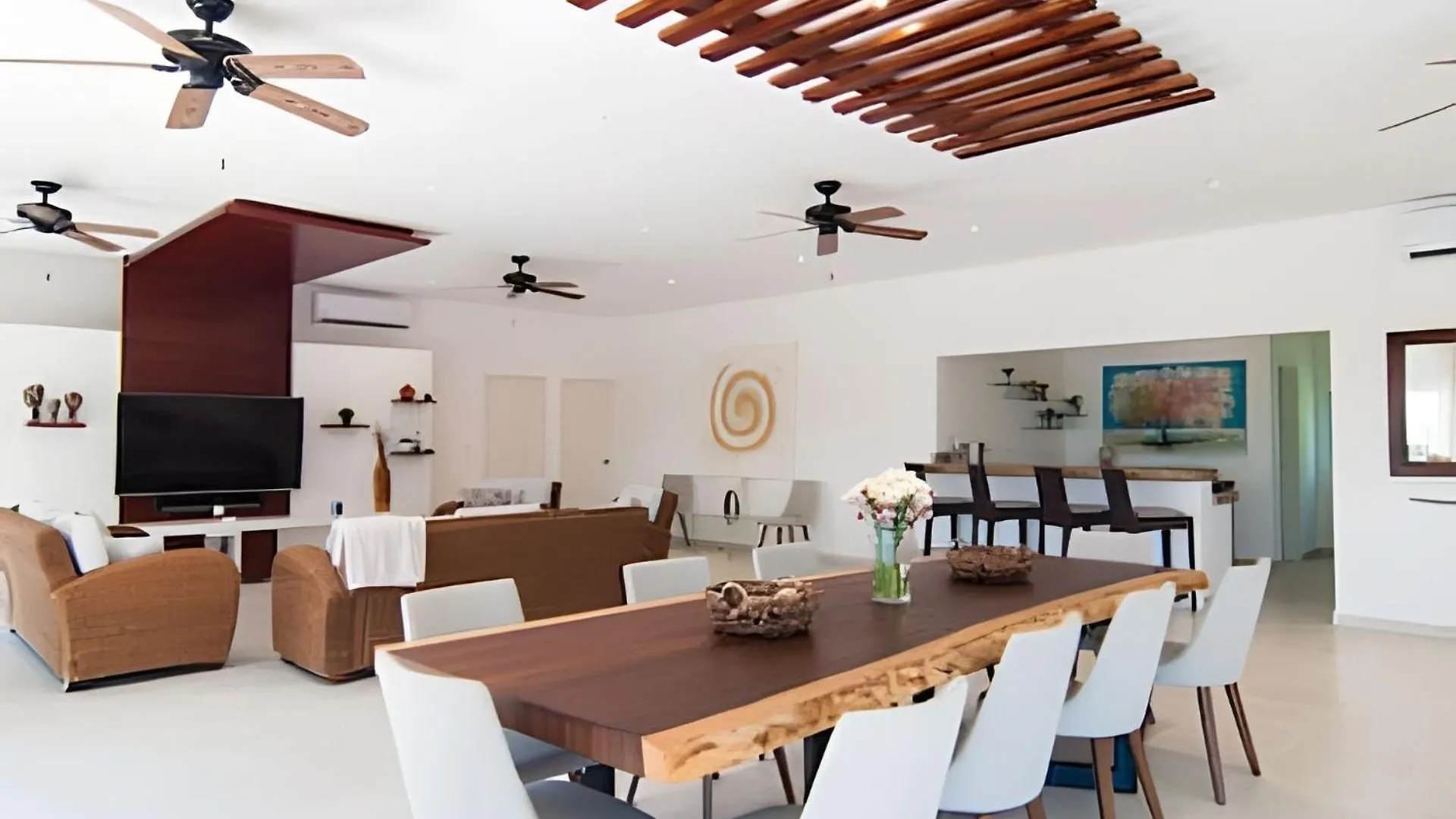 Casa La Torre, Luxury Private Waterfront Villa