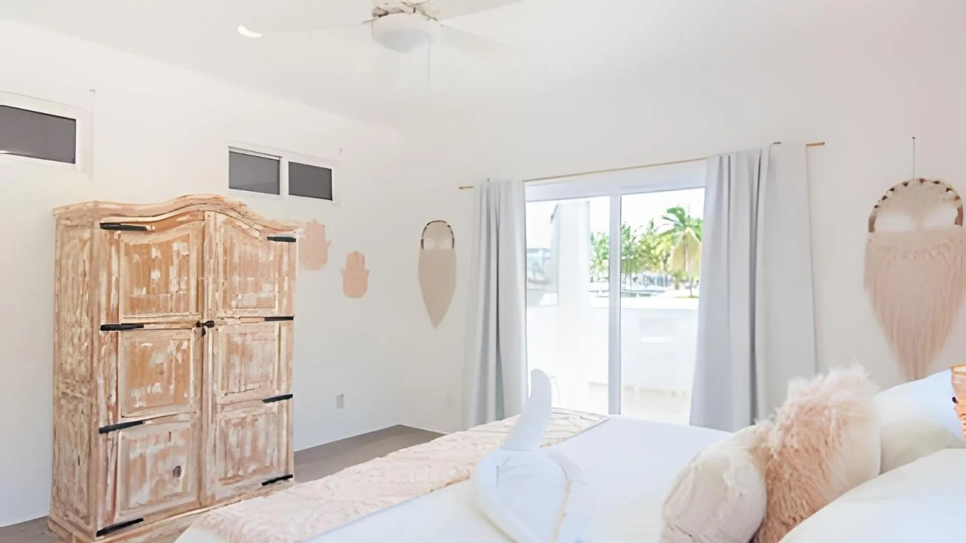 Casa La Torre, Luxury Private Waterfront Villa プエルト・アベントゥラス