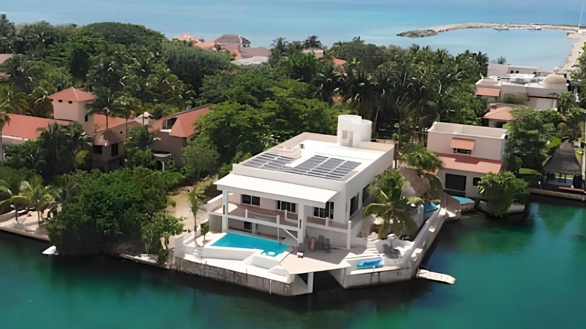 Casa La Torre, Luxury Private Waterfront Villa  プエルト・アベントゥラス