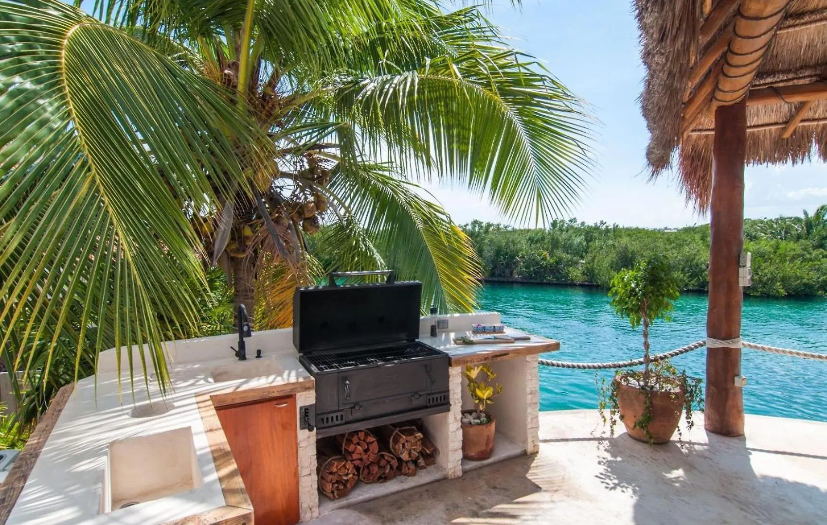 Casa La Torre, Luxury Private Waterfront Villa